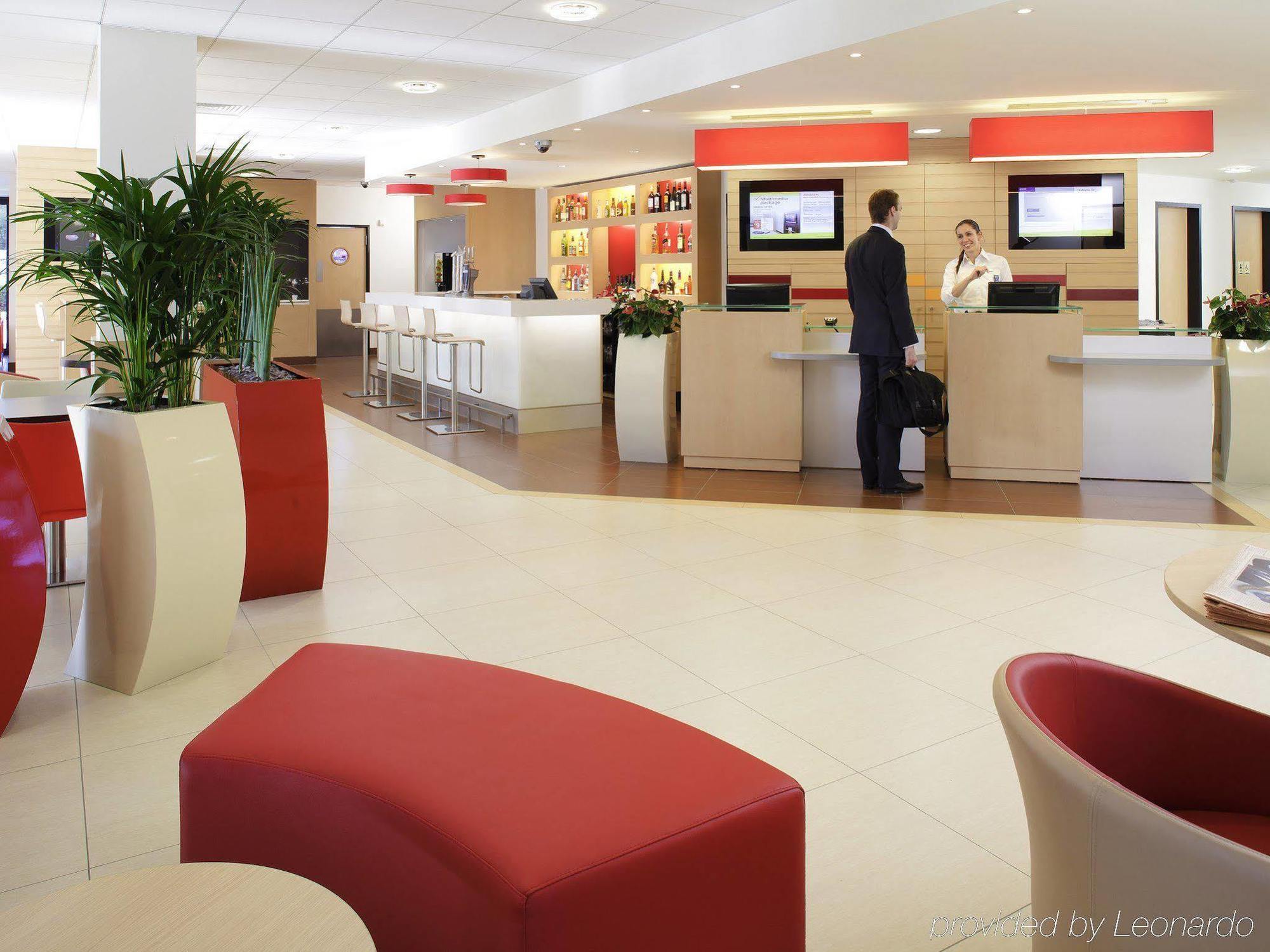 Ibis Lyon L'Isle D'Abeau 호텔 외부 사진